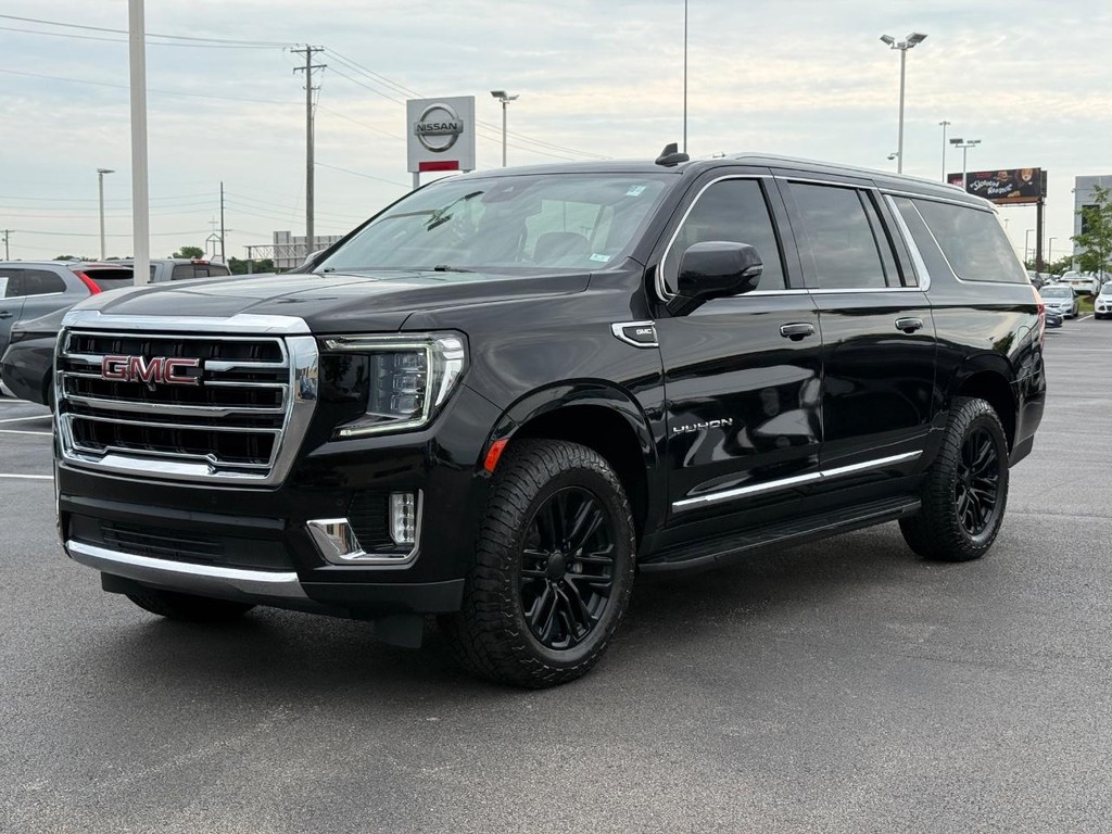 GMC Yukon XL Vehicle Full-screen Gallery Image 08
