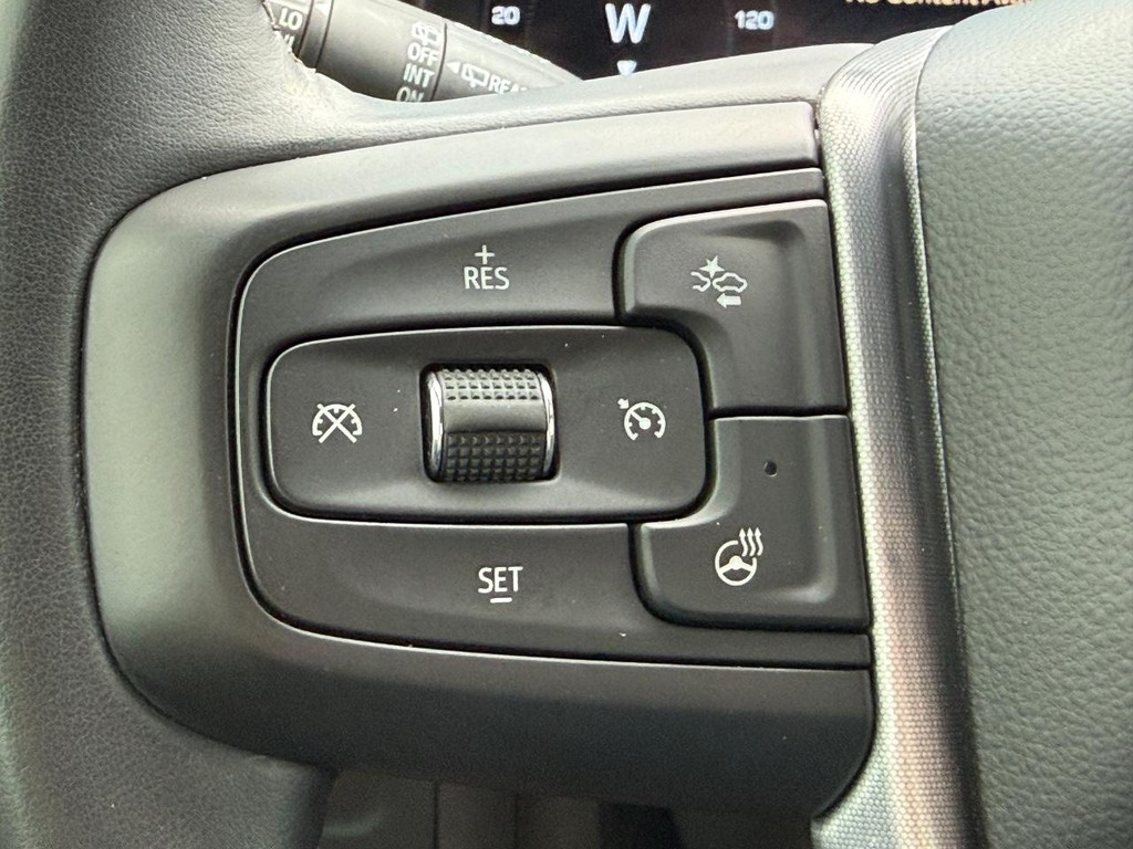 GMC Yukon XL Vehicle Full-screen Gallery Image 15