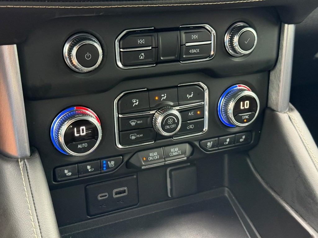GMC Yukon XL Vehicle Full-screen Gallery Image 22