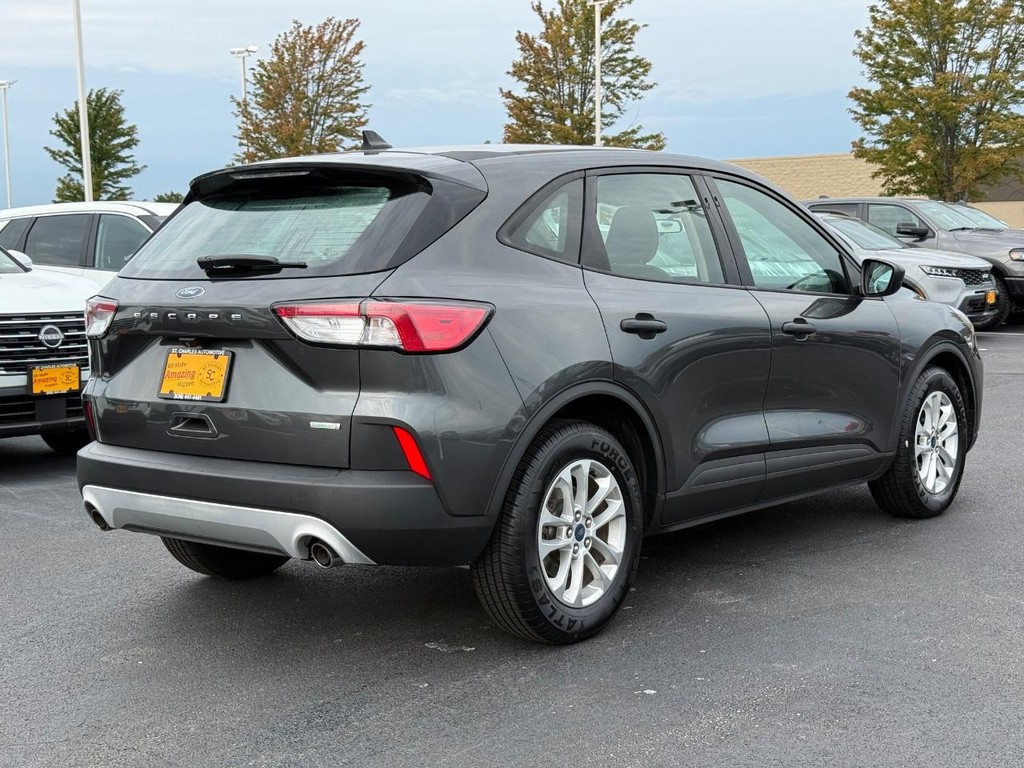 Ford Escape Vehicle Full-screen Gallery Image 03