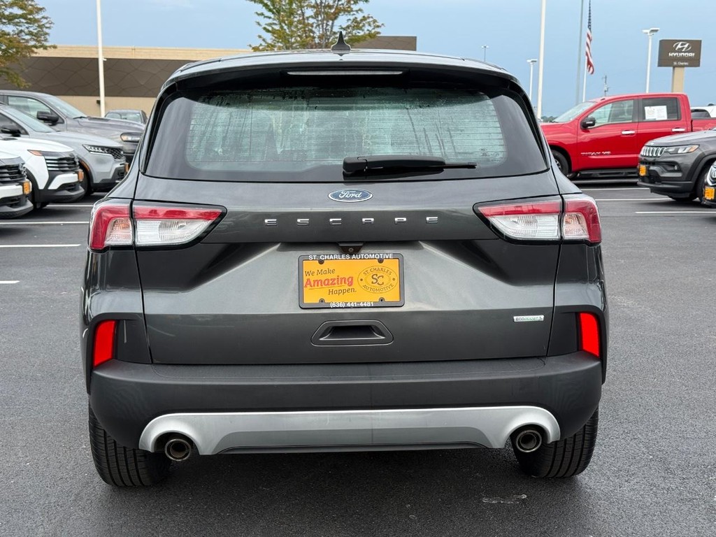 Ford Escape Vehicle Full-screen Gallery Image 04