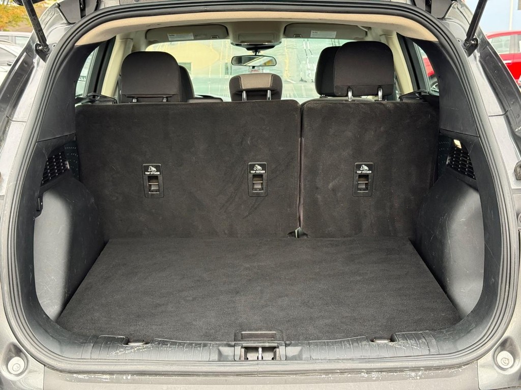 Ford Escape Vehicle Full-screen Gallery Image 06