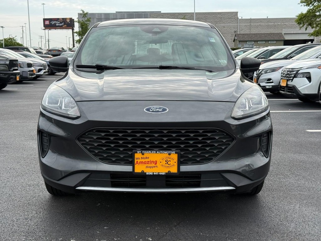Ford Escape Vehicle Full-screen Gallery Image 09