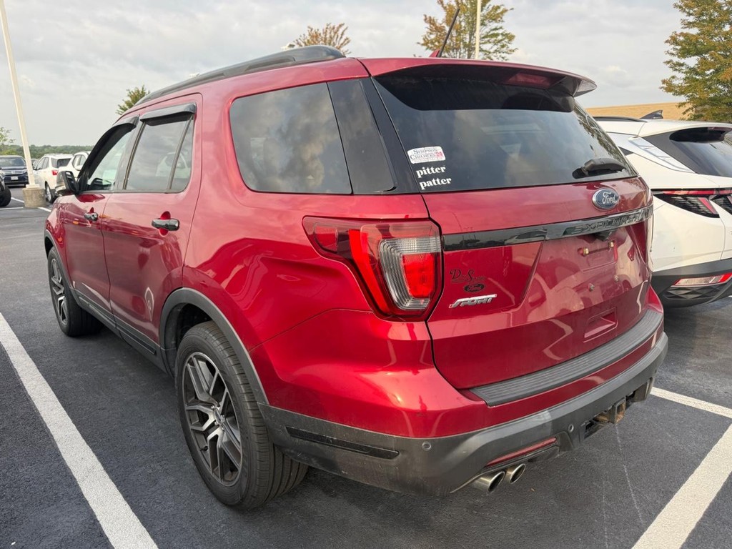 Ford Explorer Vehicle Full-screen Gallery Image 03