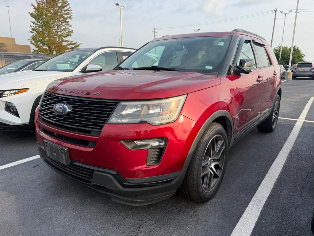 Ford Explorer Vehicle Full-screen Gallery Image 04