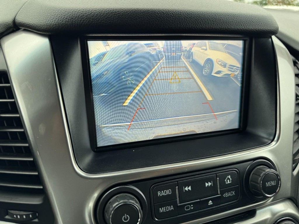 Chevrolet Tahoe Vehicle Full-screen Gallery Image 24