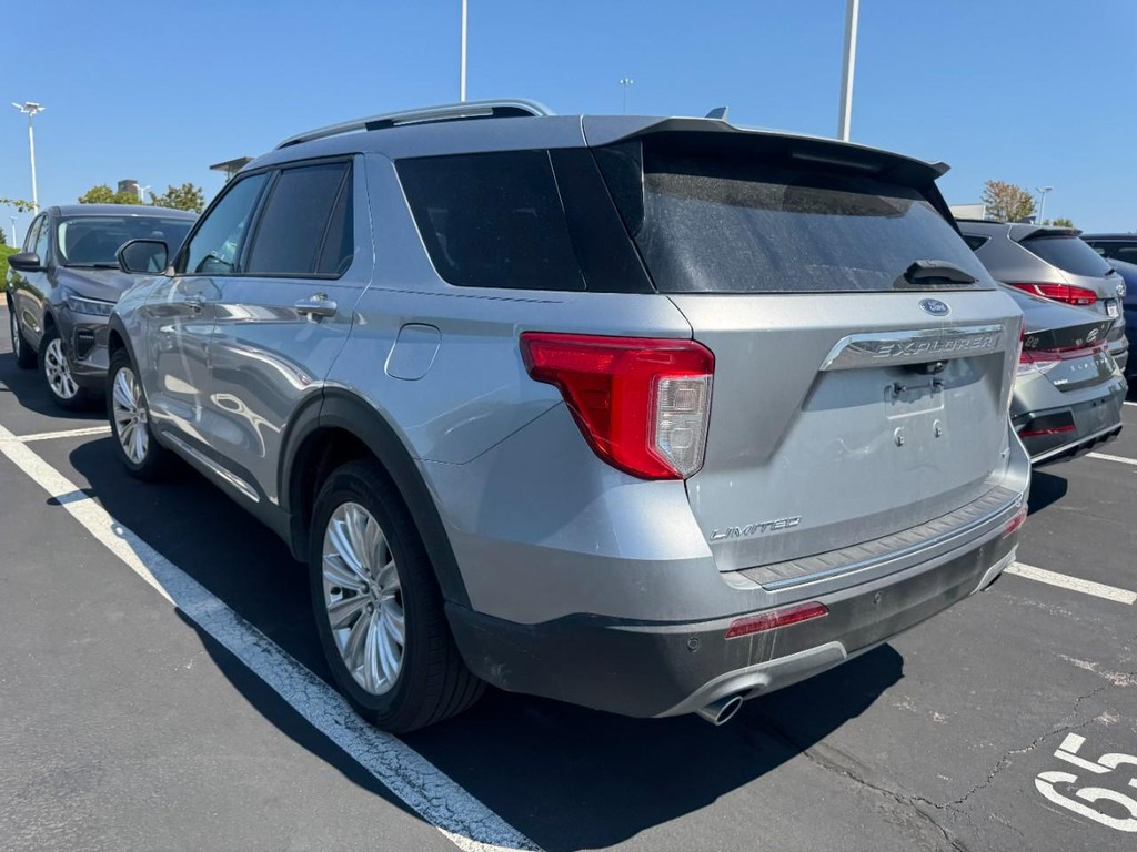 Ford Explorer Vehicle Full-screen Gallery Image 04