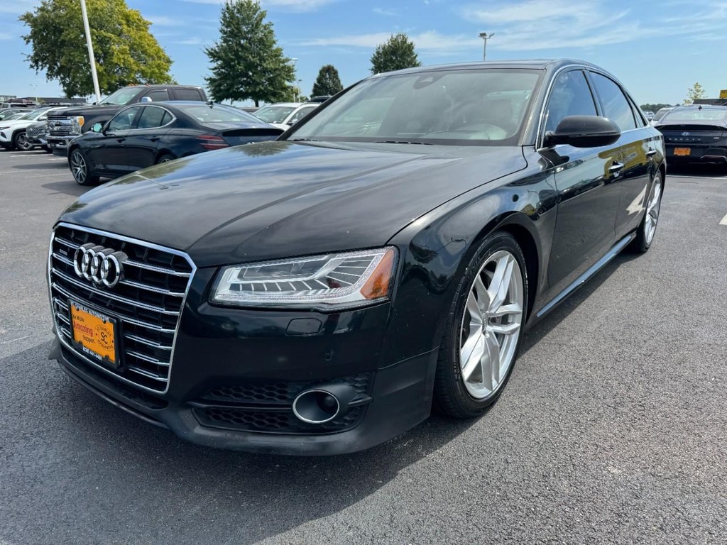 Audi A8 L Vehicle Full-screen Gallery Image 08