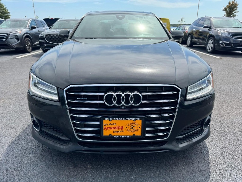 Audi A8 L Vehicle Full-screen Gallery Image 09