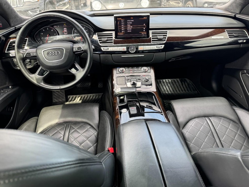 Audi A8 L Vehicle Full-screen Gallery Image 12