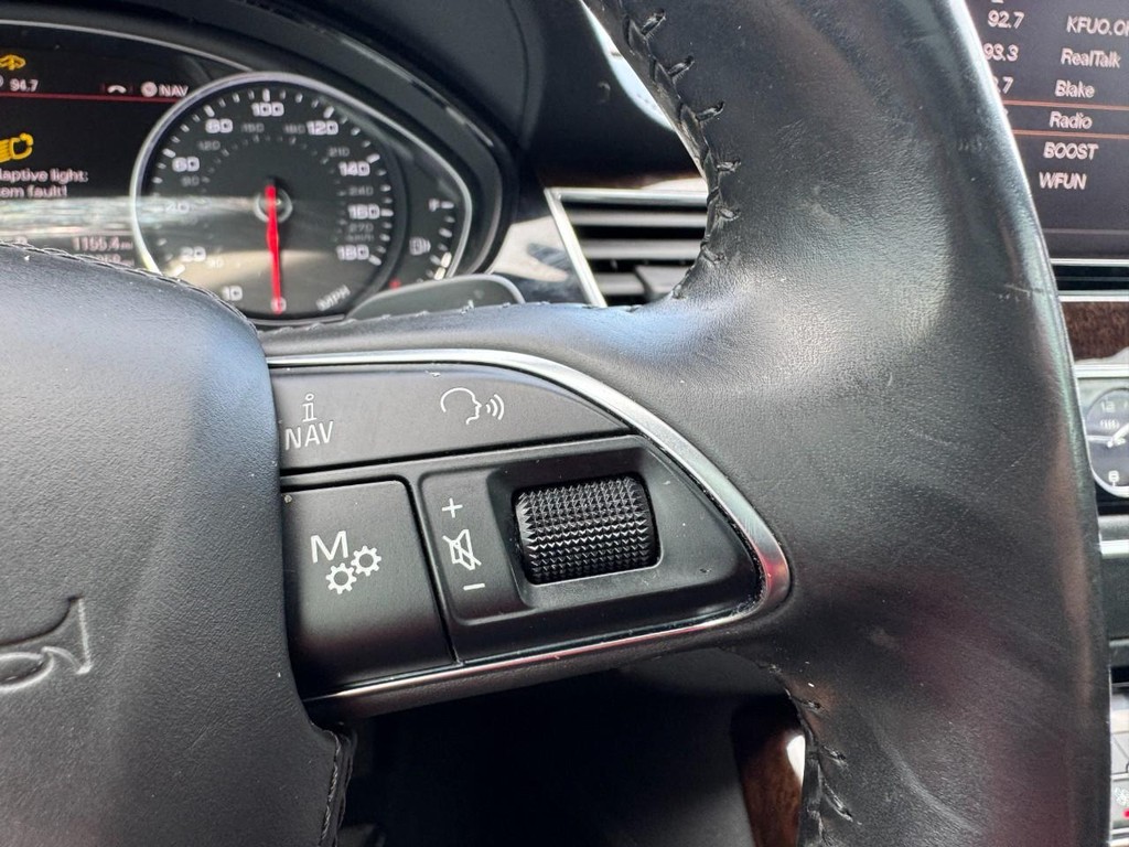Audi A8 L Vehicle Full-screen Gallery Image 18
