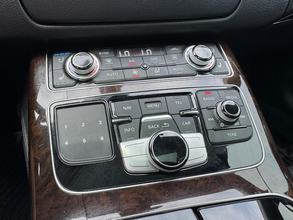 Audi A8 L Vehicle Full-screen Gallery Image 19