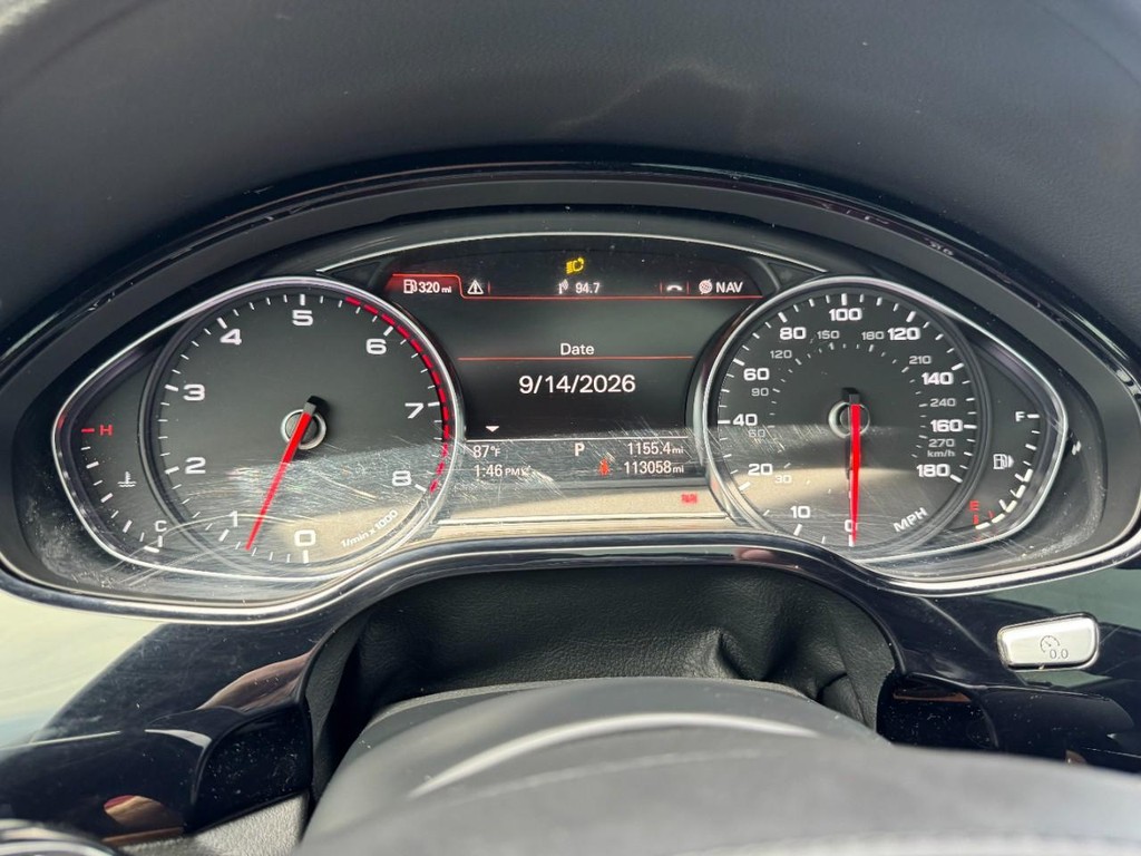 Audi A8 L Vehicle Full-screen Gallery Image 22