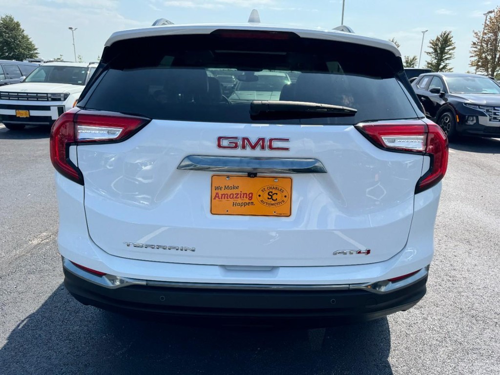 GMC Terrain Vehicle Full-screen Gallery Image 04