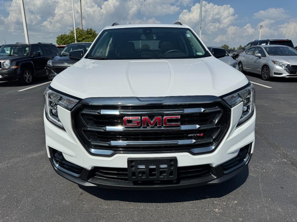 GMC Terrain Vehicle Full-screen Gallery Image 09