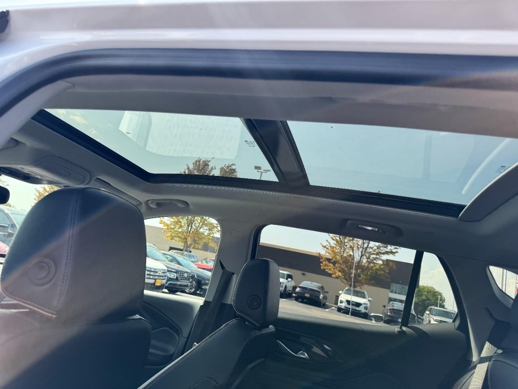 GMC Terrain Vehicle Full-screen Gallery Image 11