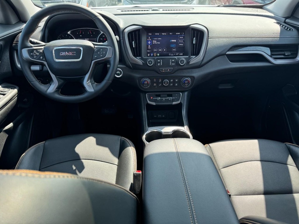 GMC Terrain Vehicle Full-screen Gallery Image 12