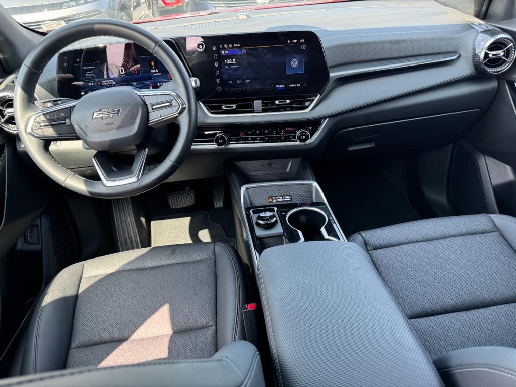 Chevrolet Equinox Vehicle Full-screen Gallery Image 11
