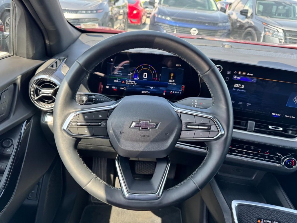 Chevrolet Equinox Vehicle Full-screen Gallery Image 12