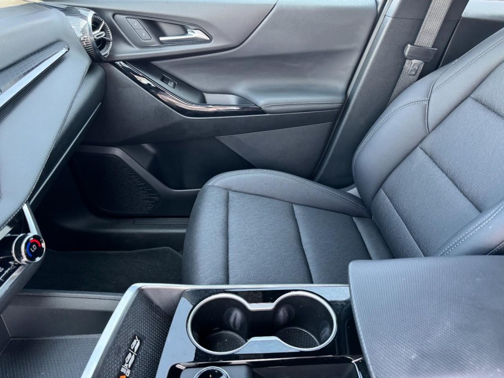 Chevrolet Equinox Vehicle Full-screen Gallery Image 13