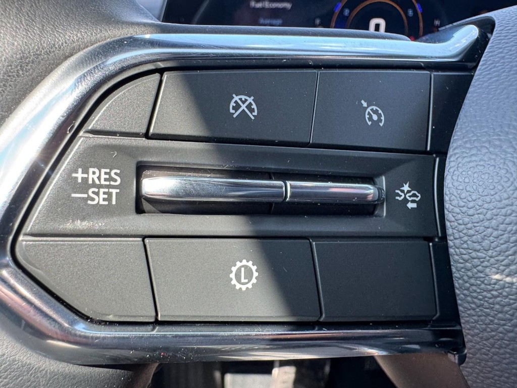 Chevrolet Equinox Vehicle Full-screen Gallery Image 16