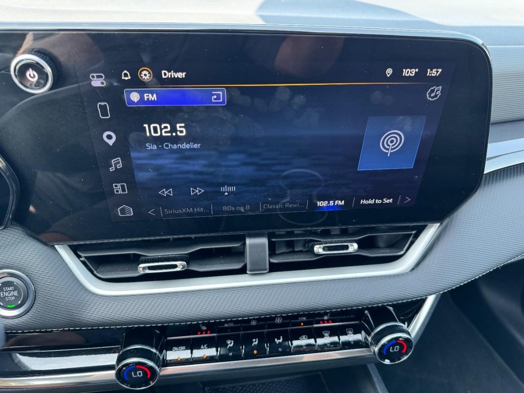 Chevrolet Equinox Vehicle Full-screen Gallery Image 19
