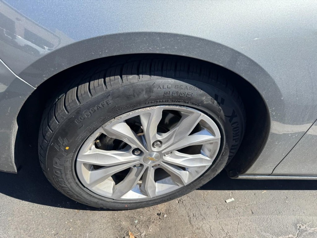 Chevrolet Malibu Vehicle Full-screen Gallery Image 04
