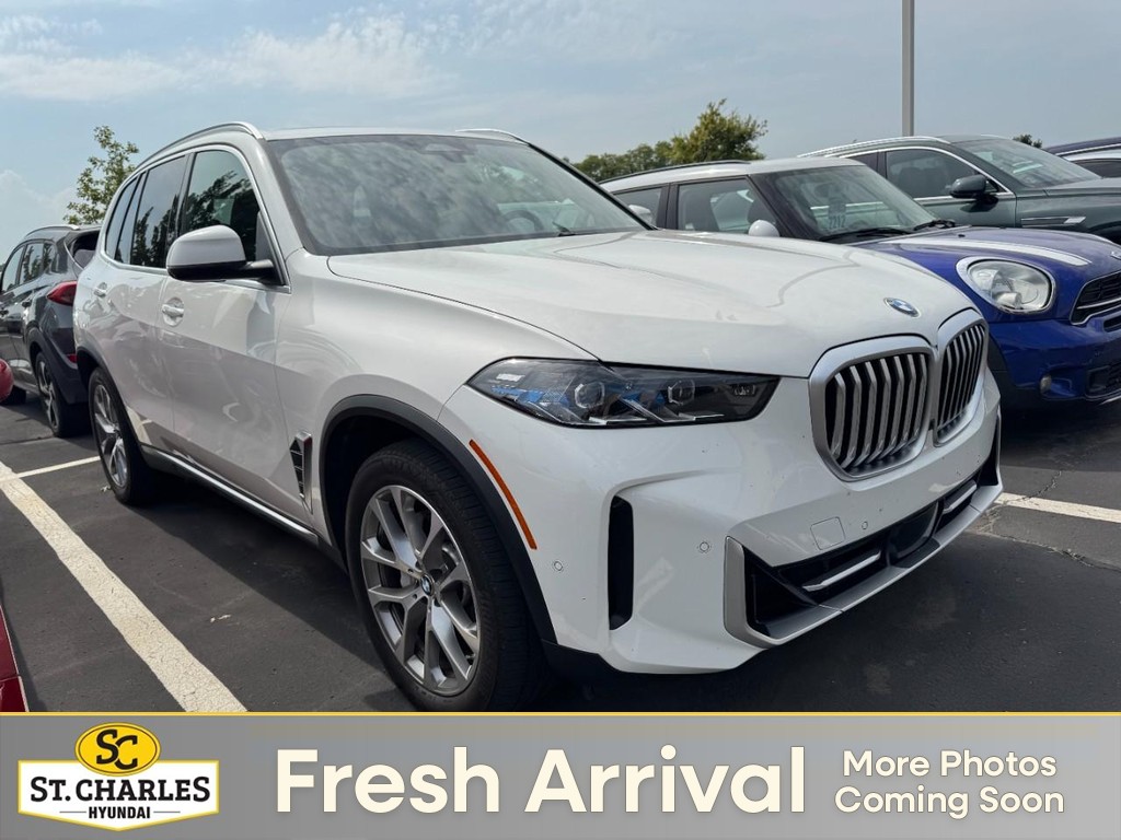 BMW X5 Vehicle Full-screen Gallery Image 01