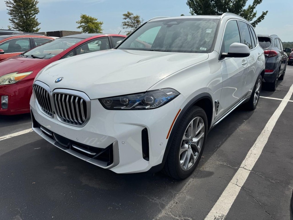 BMW X5 Vehicle Full-screen Gallery Image 03