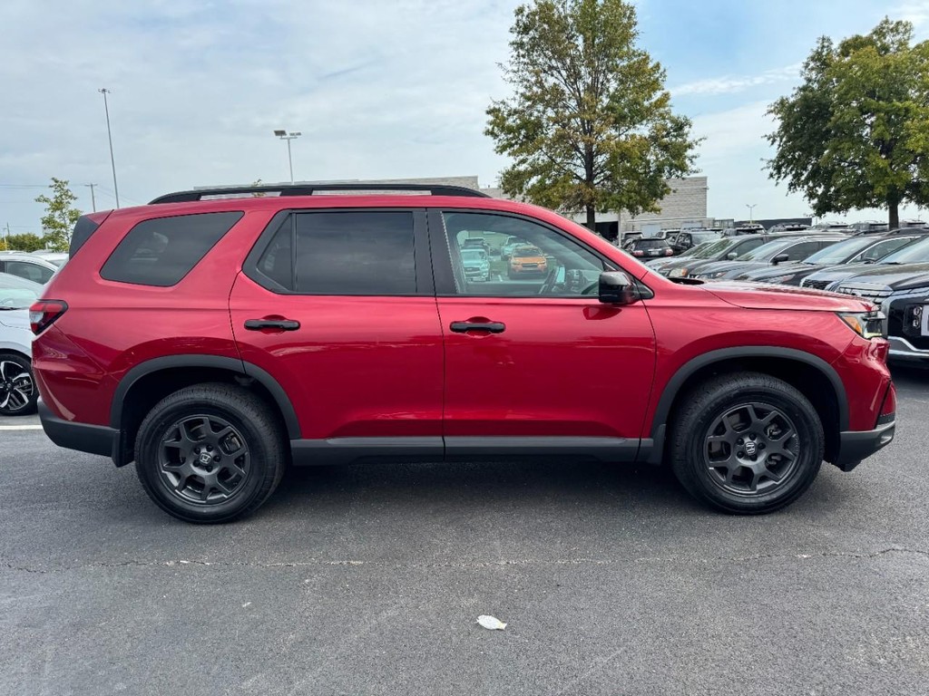 Honda Pilot Vehicle Full-screen Gallery Image 02