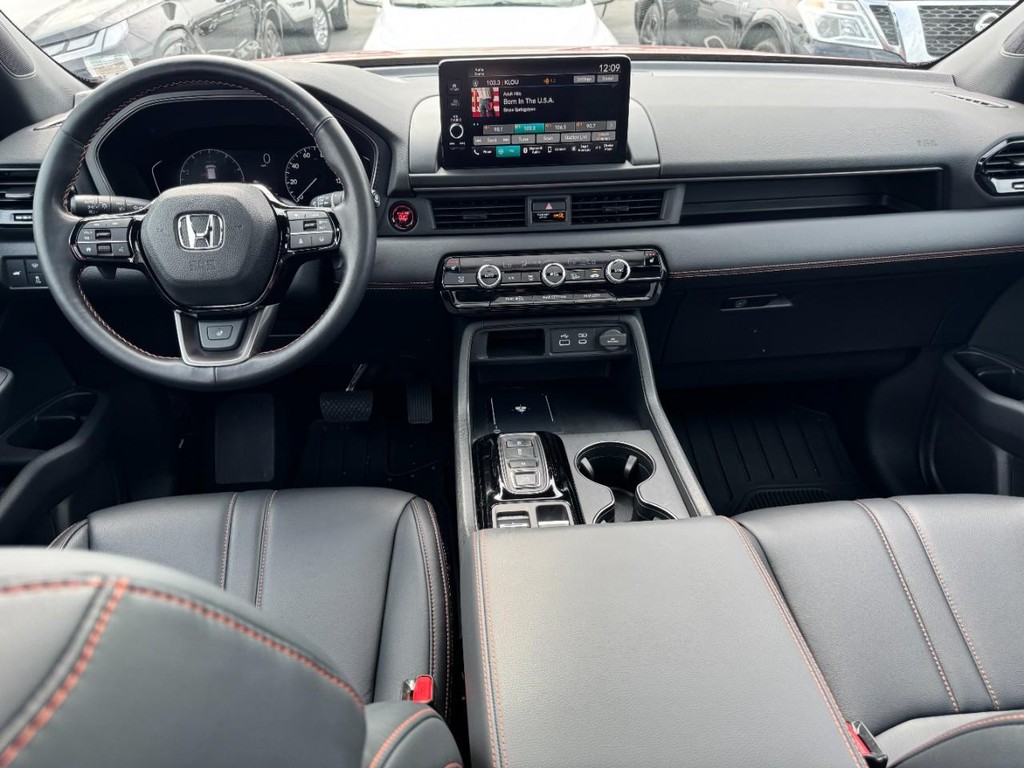 Honda Pilot Vehicle Full-screen Gallery Image 13