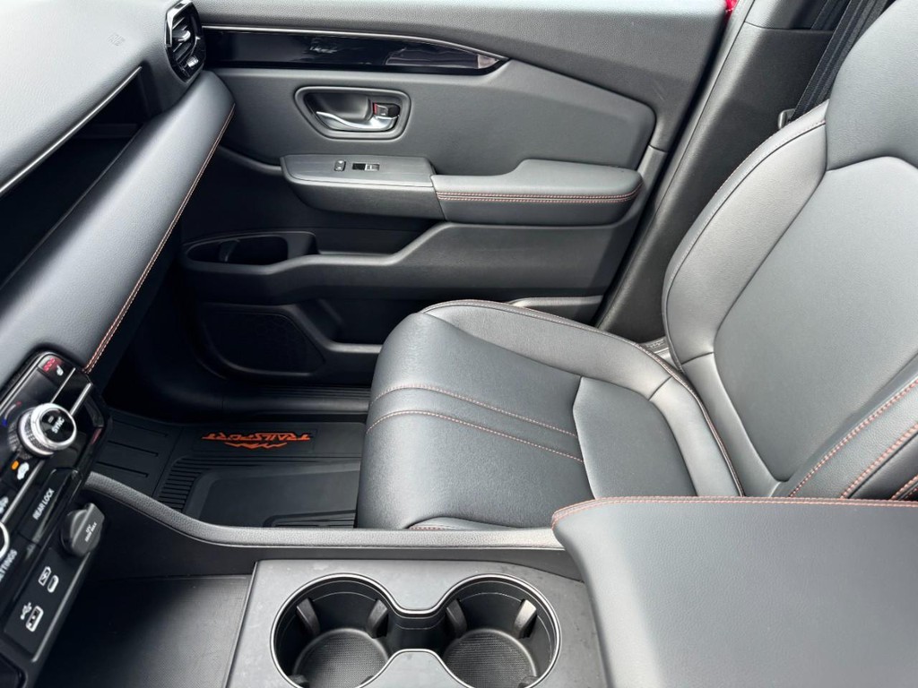 Honda Pilot Vehicle Full-screen Gallery Image 15