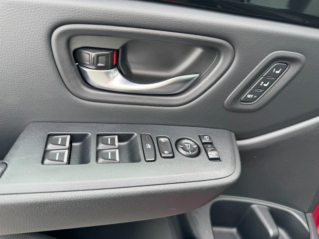 Honda Pilot Vehicle Full-screen Gallery Image 17