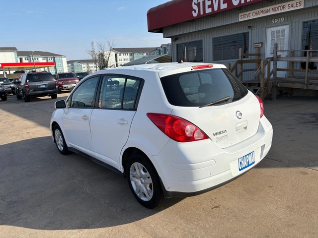 Nissan Versa Vehicle Full-screen Gallery Image 03