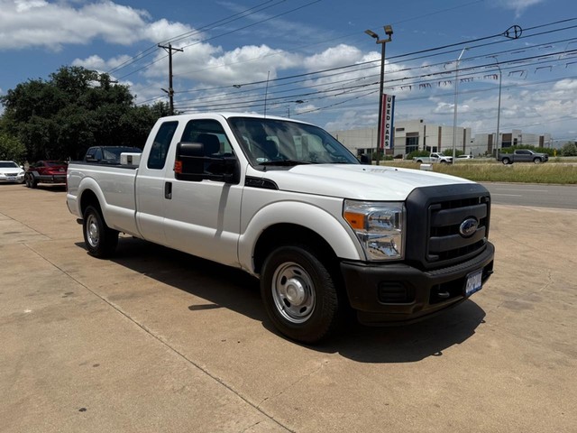 Ford Super Duty F-250 SRW Vehicle Full-screen Gallery Image 07