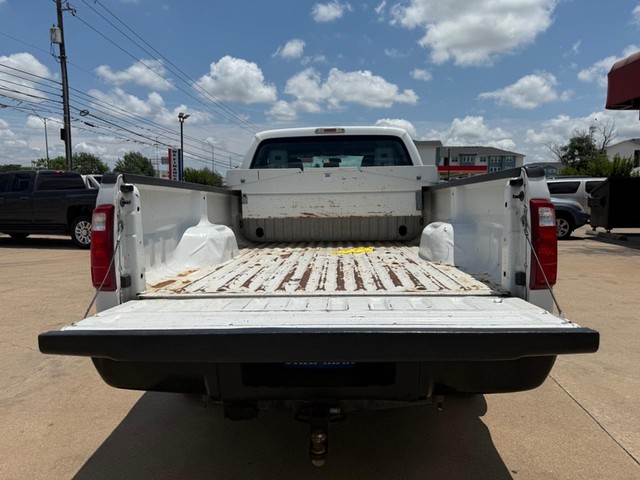 Ford Super Duty F-250 SRW Vehicle Full-screen Gallery Image 12