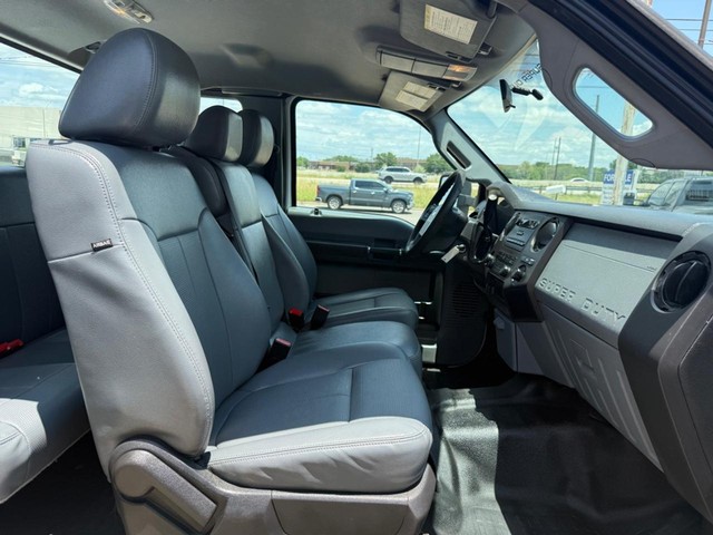 Ford Super Duty F-250 SRW Vehicle Full-screen Gallery Image 14