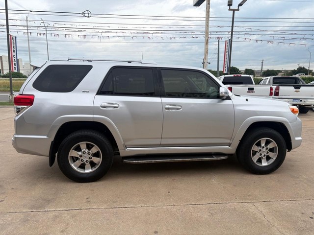 Toyota 4Runner Vehicle Full-screen Gallery Image 06