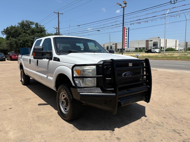 Ford Super Duty F-250 SRW Vehicle Full-screen Gallery Image 07
