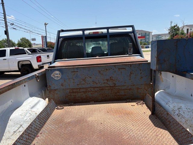 Ford Super Duty F-250 SRW Vehicle Full-screen Gallery Image 12