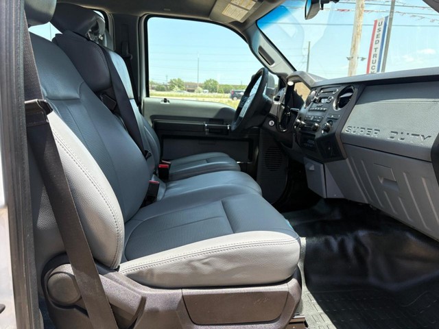 Ford Super Duty F-250 SRW Vehicle Full-screen Gallery Image 14