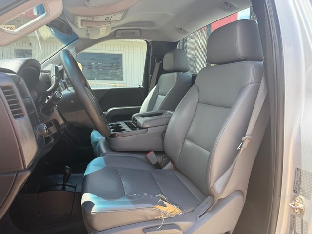 Chevrolet Silverado 3500HD Vehicle Full-screen Gallery Image 10