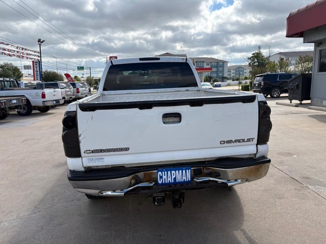 Chevrolet Silverado 2500 Crew Cab Vehicle Full-screen Gallery Image 04
