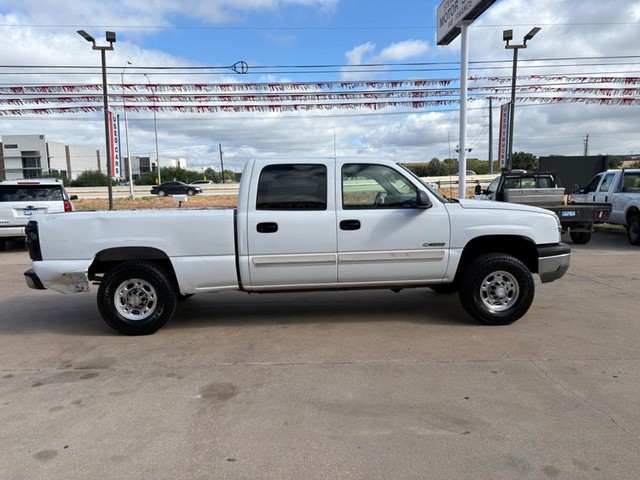 Chevrolet Silverado 2500 Crew Cab Vehicle Full-screen Gallery Image 06