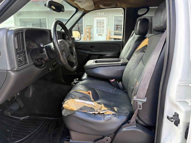 Chevrolet Silverado 2500 Crew Cab Vehicle Full-screen Gallery Image 08