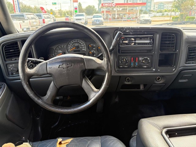 Chevrolet Silverado 2500 Crew Cab Vehicle Full-screen Gallery Image 09