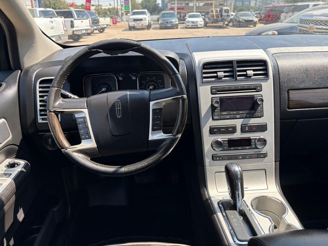 Lincoln MKX Vehicle Full-screen Gallery Image 10