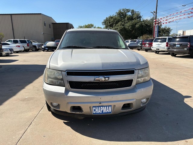 Chevrolet Suburban Vehicle Full-screen Gallery Image 08