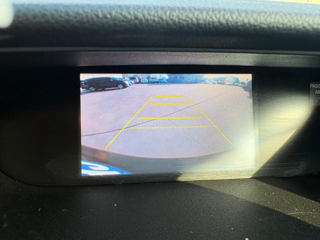 Honda CR-V Vehicle Full-screen Gallery Image 15