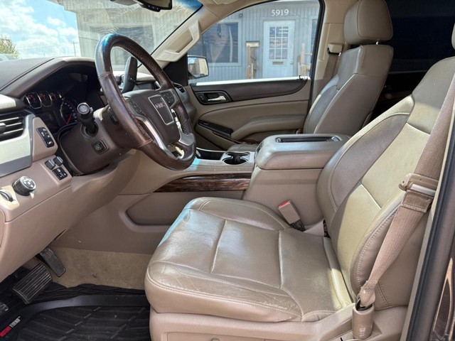 GMC Yukon Vehicle Full-screen Gallery Image 09
